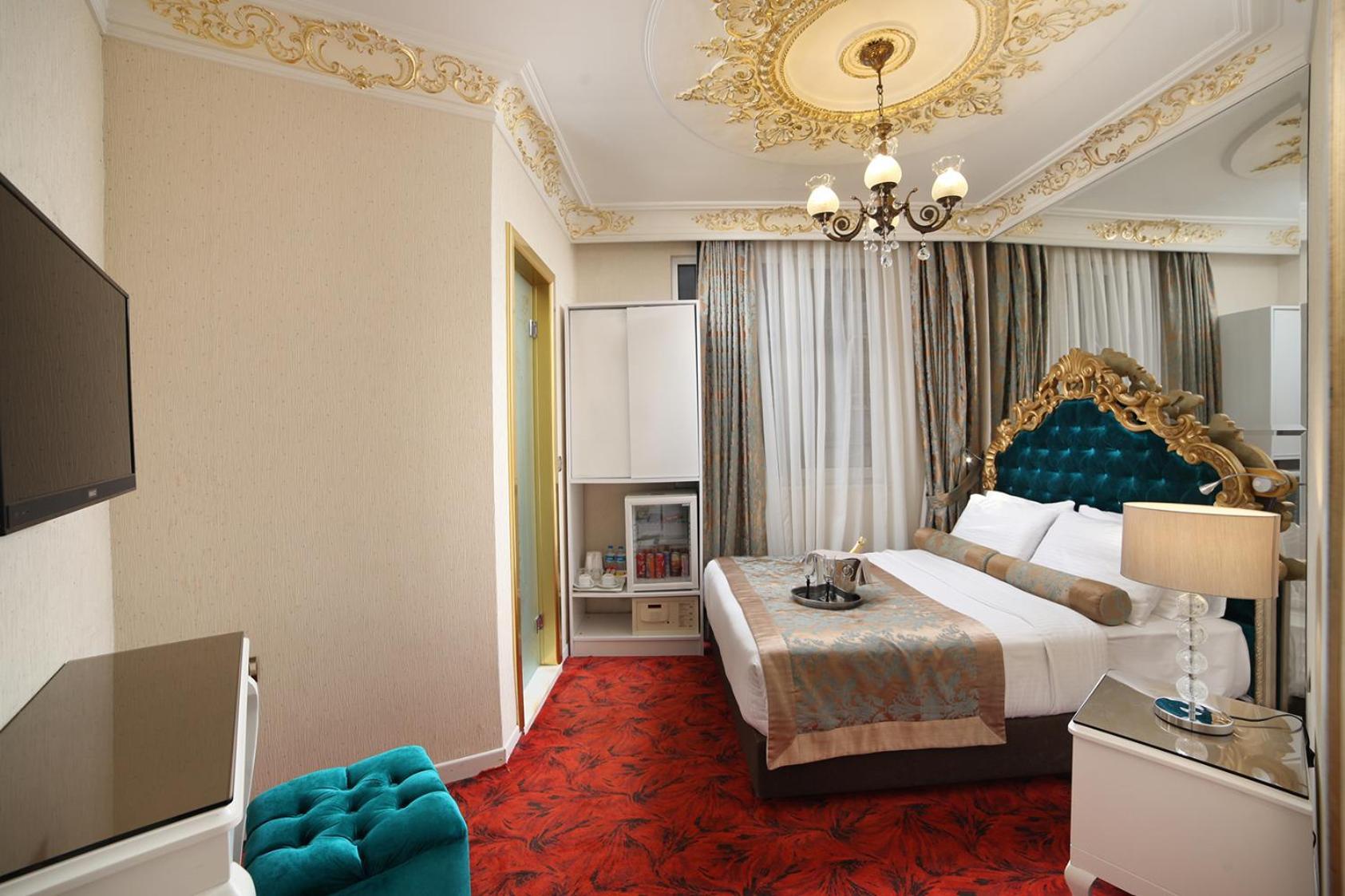 Hotel White Monarch 4*
